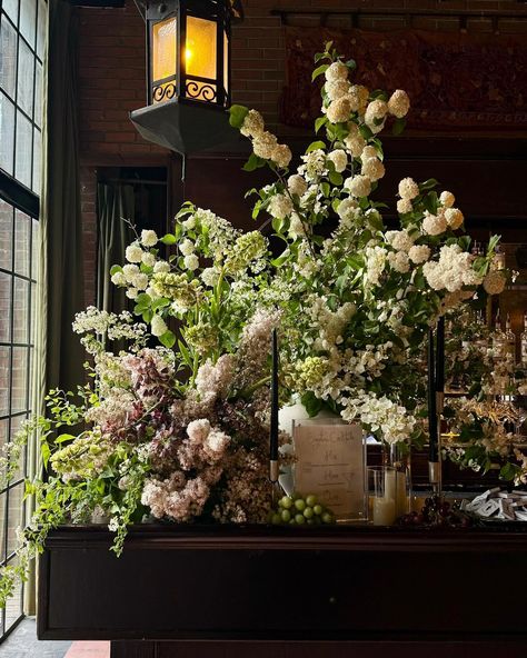 a little somethin’ for the bar 🍸 // #florals #bararrangement #boweryhotel #weddingflowers #partyflowers #nycflorist White Bar Arrangement, Nobu Birthday, Bar Arrangement Wedding, Bar Florals, Bar Arrangement, Wedding Greenhouse, Wedding Cocktail Bar, Bridal Florals, Nyc Florist