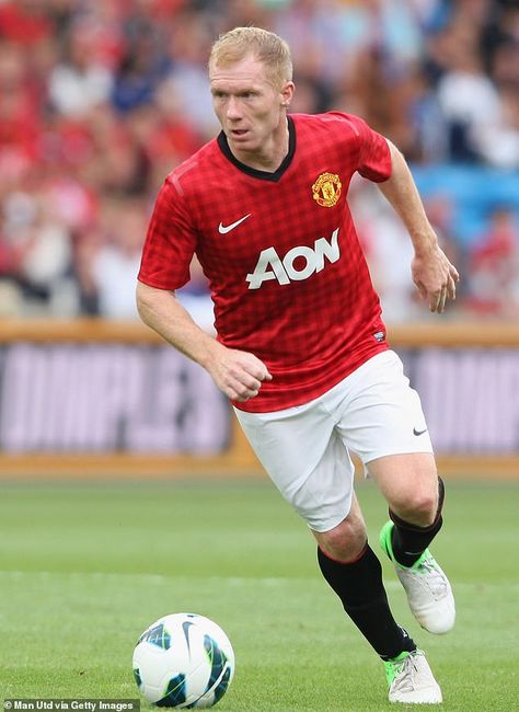 Kovacic describes Scholes as 'one of the best ever' and says he watches him on YouTube Mufc Manchester United, I Love Manchester, Mateo Kovacic, Paul Scholes, Man U, Manchester United Legends, Manchester United Fans, Manchester United Football Club, Football Images