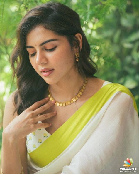 Kalyani Priyadarshan Photos, Kalyani Priyadarshan, Indian Fashion Saree, Malayalam Actress, Movie Reviews, Cute Love Couple Images, Cute Love Couple, Actress Photos, Beautiful Smile