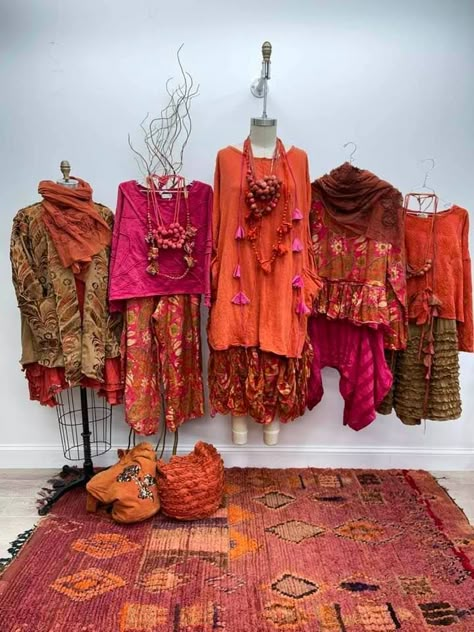 Boho Chic Outfits For Women Over 50, Krista Larson, Bath Table, Wearable Art Clothing, Artsy Outfit, Lagenlook Style, Boho Glam, Advanced Style, Comfy Clothes