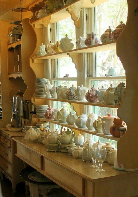 Tea Pot Collection Display, Teapot Collection Display, Tea Pot Collection, Teapot Display Ideas, Teapot Display, Tea Room Decor, Tea Cup Display, Vintage Tea Rooms, Romantic Tea