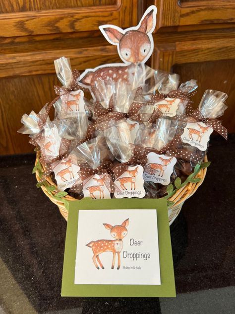 Deer Themed Birthday Party Food Ideas, Woodland Treats Dessert Tables, Winter Woodland Dessert Table, Woodland Baby Shower Candy Table, Oh Deer Baby Shower Boy, Woodsy Baby Showers, Hunting Birthday Party, Woodland Theme Baby Showef Games, Hunting Birthday