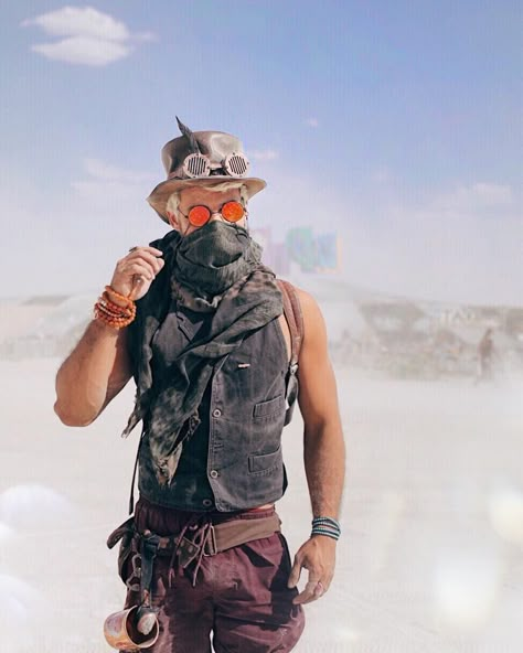 In dust we trust and...cof cof cof #burningman #blackrockcity #burningman2017 Estilo Burning Man, Hard Summer Festival Outfit, Hippie Festival Outfit, Africa Burn, Man Costume Ideas, Burning Man 2017, Burning Man Style, Afrika Burn, Rave Outfits Men