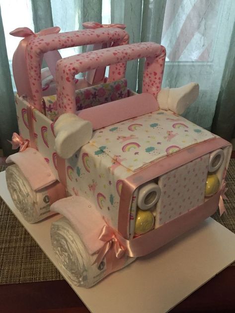 Jeep Diaper Cake, Diaper Cake Instructions, Cow Baby Showers, Diaper Gifts, Baby Shower Baskets, Baby Shower Crafts, Baby Shower Diaper Cake, Baby Diaper Cake