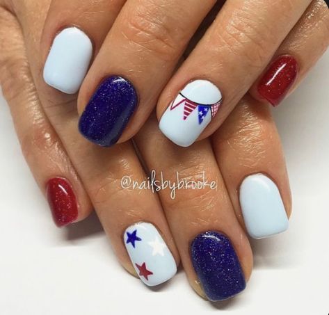 Acrylic Nail Designs Fourth Of July, Firecracker Nails 4th Of July, 4thnof July Nails, Simple Fourth Of July Nails Gel, Simple Fourth Of July Nails Short, 4th Of July Dip Nail Ideas, Simply 4th Of July Nails, Beach 4th Of July Nails, Fourth Of July Manicure