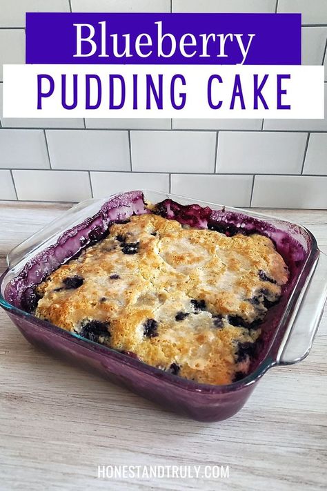 Craving a delicious and easy dessert? Look no further than this Blueberry Pudding Cake! This recipe combines a fluffy cake with a sweet blueberry filling for a delightful treat. Plus, it's perfect for using up fresh summer berries! Blueberry Pudding Cake, Blueberry Dump Cake, Blueberry Pudding, Pudding Cake Recipe, Cake Blueberry, Cake Portions, Muffins Easy, Muffins Healthy, Streusel Coffee Cake