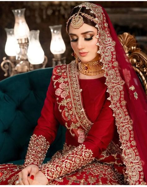 Indian Wedding Outfit Bride, Red Bridal Lehenga Pakistani, Flare Lehenga, Red Bridal Lehenga, Jannat Mirza, Pakistani Lehenga, Red Bridal Dress, Heavy Dresses, Wedding Lehenga Designs