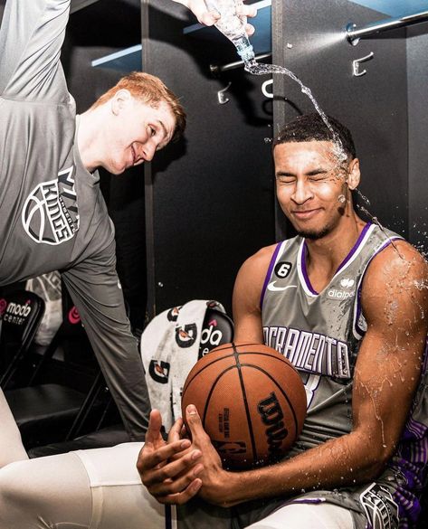 When Keegan smiles, we all smile Kevin Huerter, Sacramento Kings, Animal Crossing Game, Fan Girl, All Smiles, Sacramento, Animal Crossing, Fangirl, Chili