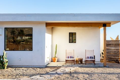 Desert Party, Joshua Tree House, Low Water Plants, Pool Jacuzzi, Yucca Valley, Desert Dream, Desert Oasis, Desert Homes, Southwest Style