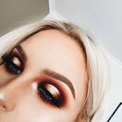 Gorgeous makeup - Fabmood | Wedding Colors, Wedding Themes, Wedding color palettes Sunset Eyes, Burgundy Eye Makeup, Halo Eye Makeup, Sunset Makeup, Wedding Sunset, Stunning Sunset, Makeup Idea, Smink Inspiration, Smoky Eyes