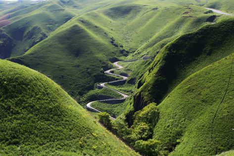 Volcanoes in Japan: The Top 4 Most Beautiful Volcanic Destinations Kamikochi, Kyushu Japan, Japan Tourism, Beppu, Furano, Road Trip Destinations, Takayama, Kumamoto, Kyushu