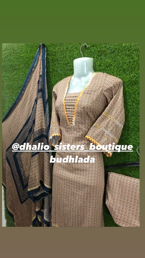 Cotton Dress Summer Casual, Lace Designs On Suits, Ladies Suit Design, Punjabi Suit Neck Designs, Embroidered Kurtis, Suit Neck Designs, Suit Neck, Simplicity Quotes, Circle Mehndi