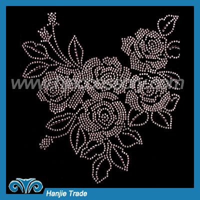 Hot-fix Rhinestone Transfers With Flower Design—Guangzhou Hanjie Trade Co.,Ltd. Hotfix Stone Design Saree, Rhinestone Mandala, Rhinestone Flower Pattern, Iron On Rhinestone Designs, Cardboard Crafts Decoration, Rhinestone Hotfix, Rhinestone Transfers Design, Ethnic Pattern Design, Aluminum Foil Art