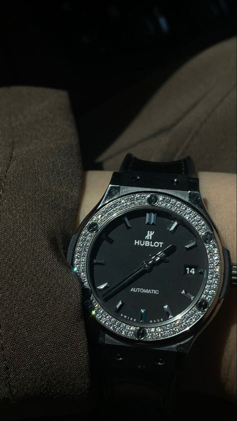 Luxury Watches Aesthetic, Luxury Watch Aesthetic, Hublot Watches Women, Dreamy Accessories, Lux Watches, Dope Jewelry Accessories, Hublot Watches, My Shopping List, Luxe Jewelry