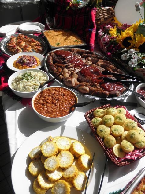 Bbq Dinner Party, Bbq Wedding Reception, Backyard Bbq Wedding, Bbq Party Food, Bbq Buffet, Backyard Bbq Party, Bbq Menu, Bbq Dinner, Reception Food