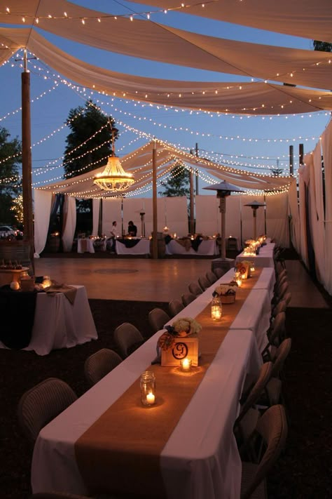 Night Backyard Party Ideas, Outdoor Quincenera Ideas, Linens For Wedding Tables, Night Weddings Outdoor, Small Outside Wedding Reception, June Backyard Wedding, Backyard Quinceanera Ideas Simple, Backyard Wedding Details, Simple Backyard Wedding Decorations