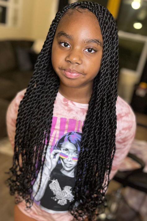 Senegalese Twists Chunky Senegalese Twists, Island Twist For Kids, Sinaglease Twist, Cute Braided Hairstyles For Kids Black, Twist Hairstyles For Kids, Sengelese Twist, Sengalese Twists, Cornrows With Box Braids, Side Cornrows