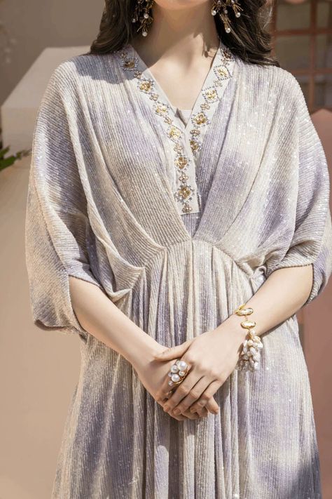 Eastern Clothes, Mint And Lavender, Embroidery Neckline, Kaftan Dresses, Luxury Pret, Kaftan Designs, Pakistani Fashion Casual, Pakistani Fancy Dresses, Fashion Top Outfits