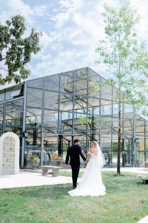 Glass Wedding and Events Venue Glass Building Wedding, Glass Tent Wedding, Wedding Structures, Luxury Greenhouse, Wedding Cermony, Greenhouse Venue, Glass House Wedding, Tent House, Downtown Kansas City