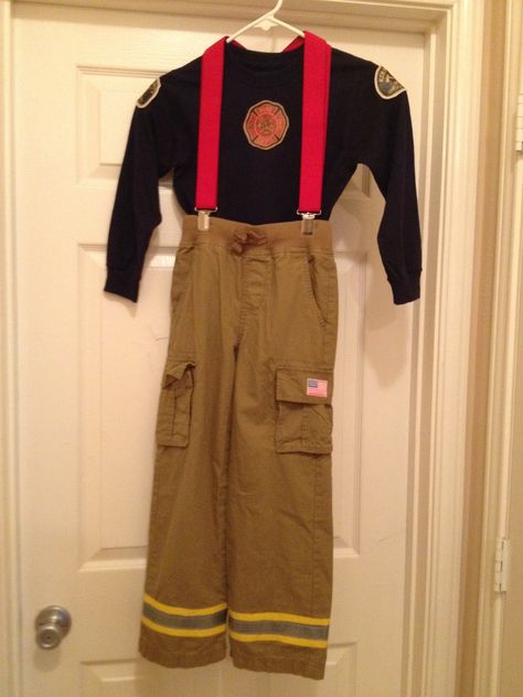 Fire fighter outfit for a boy Figherfighter Halloween Costume, Guy Firefighter Costume, Fireman Halloween Costume, Fire Fighter Costume, Firefighter Costume Man, Diy Fireman Costume Kids, Firefighter Costume, School Costume, Bouncy Balls