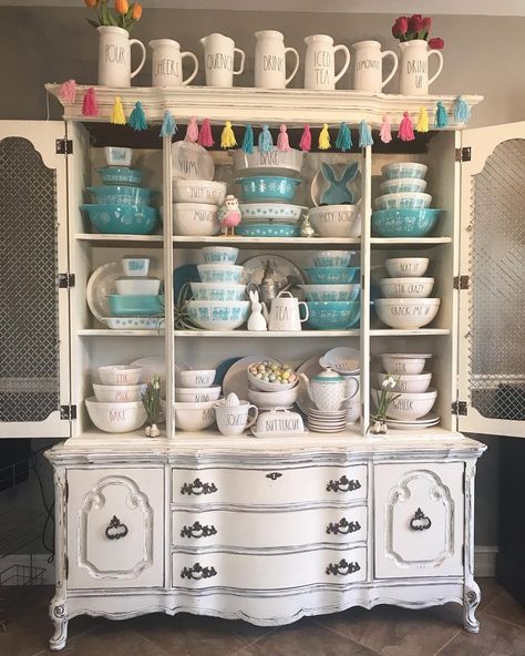 @sheshedshenaniganagain via Instagram: Do all these dishes make my hutch look fat?😂 I love mixing pieces of my Rae Dunn collection with my vintage Pyrex. #sundaywithrae #raedunn… Pyrex Display Shelves, Vintage Pyrex Display, Open Shelf Pantry, Pyrex Display, Vintage Pyrex Dishes, Pyrex Dishes, Vintage Pyrex Bowls, Rae Dunn Collection, Pyrex Bowls