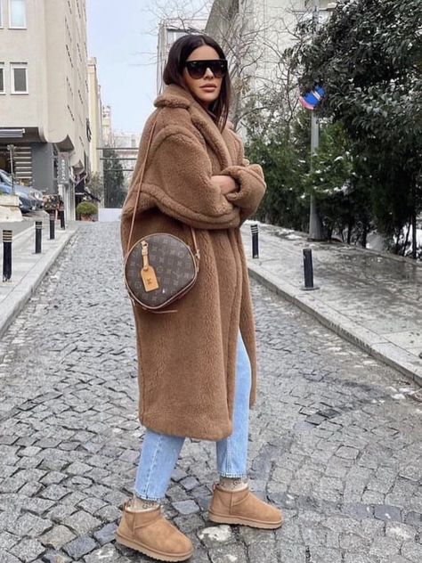 Uggs Outfits, Kid Ink, Cute Thanksgiving Outfits, Uggs Outfit, Cold Weather Outfits, Casual Winter Outfits, Outfit Inspo Fall, Cozy Fashion, Winter Fashion Outfits