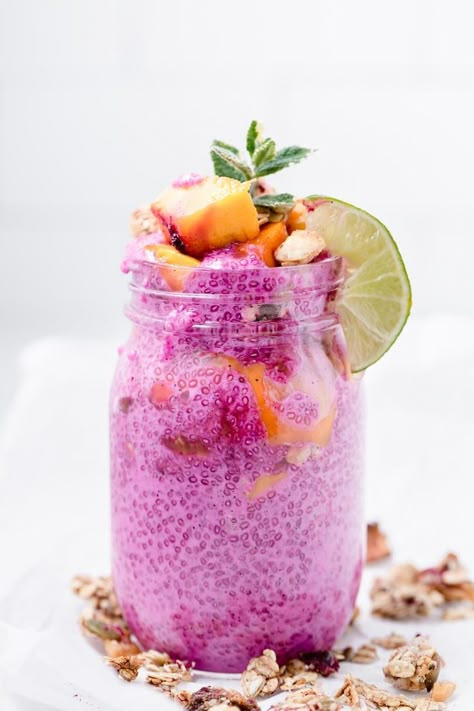 Fruit Chia Pudding, Dragon Fruit Powder, Tropical Breakfast, Pink Dragon Fruit, Banana Snacks, Fruit Powder, Vegan Snack, Summer Breakfast, Chia Pudding Recipes