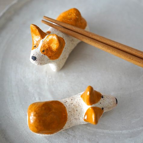 Corgi Pottery, Ceramic Chopstick Holder, Corgi Clay, Corgi Figurine, Corgi Ceramic, Clay Dog, Ceramic Christmas Decorations, Clay Inspo, Dog Ceramic