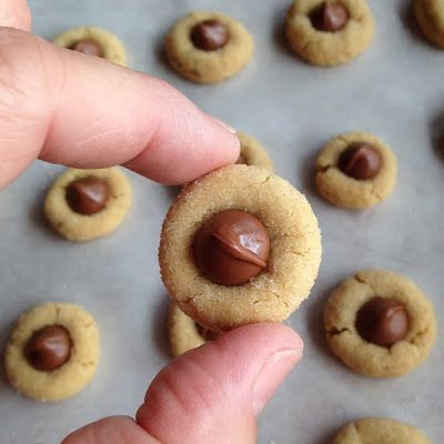 Bite Size Peanut Blossom Cookies | Food Pusher | Bloglovin’ Appetizers For Party Bite Size, Peanut Blossom Cookies, Peanut Blossoms, Mini Chocolate Chip Cookies, Bite Size Cookies, Blossom Cookies, Dessert Bites, Bite Size Desserts, Mini Cookies