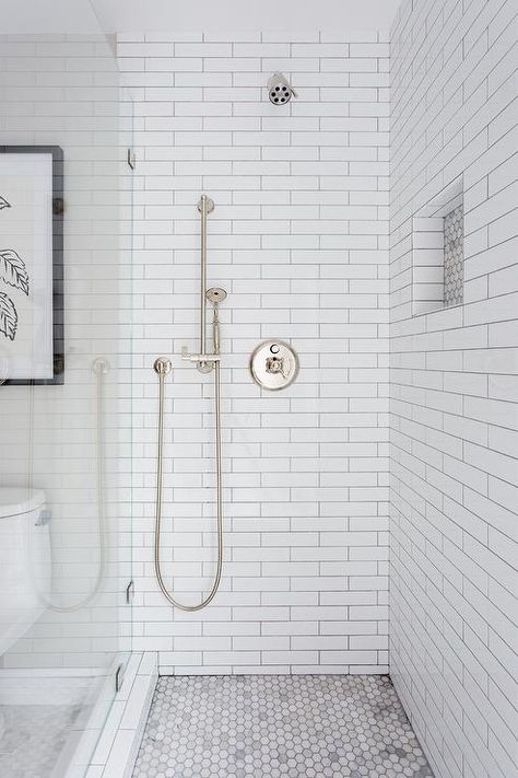 Ranch Bathroom Remodel, Ranch Bathroom, Modern Farmhouse Bathroom Ideas, White Subway Tile Bathroom, Beautiful Modern Farmhouse, Top Bathroom Design, Subway Tile Showers, Farmhouse Bathroom Ideas, Subway Tiles Bathroom