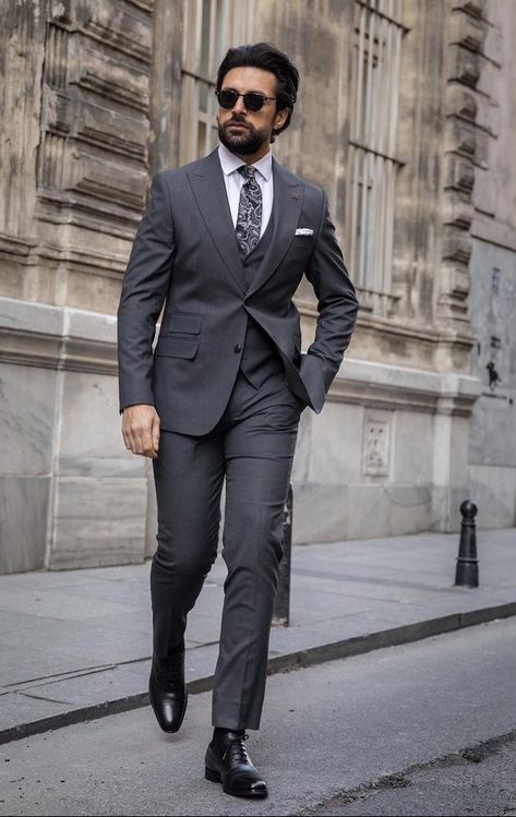 Italy Outfits Men, Coat Pant For Men, Grey Suit Men, Stylish Mens Suits, Gq Fashion, Blue Suit Wedding, Classy Suits, Italian Suit, Designer Suits For Men