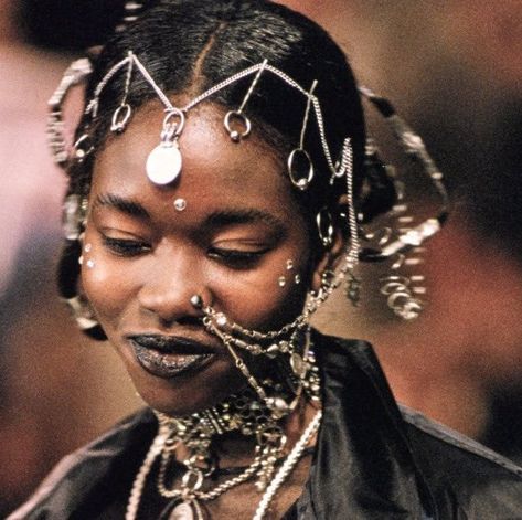 hard disk drive on X: "Jean Paul Gaultier Spring/Summer 1994 https://t.co/gHXjqWe2Z4" / X Crochet Box Braids, Black Femininity, Afro Punk, Jewelry Lookbook, African Beauty, Black Excellence, Black Culture, Paul Gaultier, Black Is Beautiful