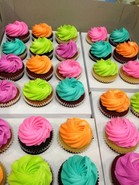 Bright Colored Cupcakes, Multi Color Cupcakes, Encanto Cupcakes, Bright Cupcakes, Colourful Cupcakes, Neon Cupcakes, Cupcakes Bonitos, Carnival Cupcakes, Encanto Cake