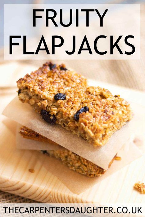 How to Make Fruit Flapjacks Recipe Fruit Flapjack Recipe, Vegan Flapjack Recipe, Oat Flapjack Recipes, Healthy Flapjack Recipe, Fruity Flapjacks, Easy Flapjacks, Flapjacks Recipe, High Protein Fruit, Healthy Flapjack