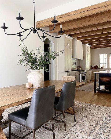 Pottery Barn (@potterybarn) • Instagram photos and videos Modern Spanish Farmhouse, Pottery Barn Dining Room, Pottery Barn Kitchen, Farmhouse Dining Room Lighting, Dining Table Chandelier, Sweet Home Design, Dark Days, Hill Interiors, Iron Chandeliers