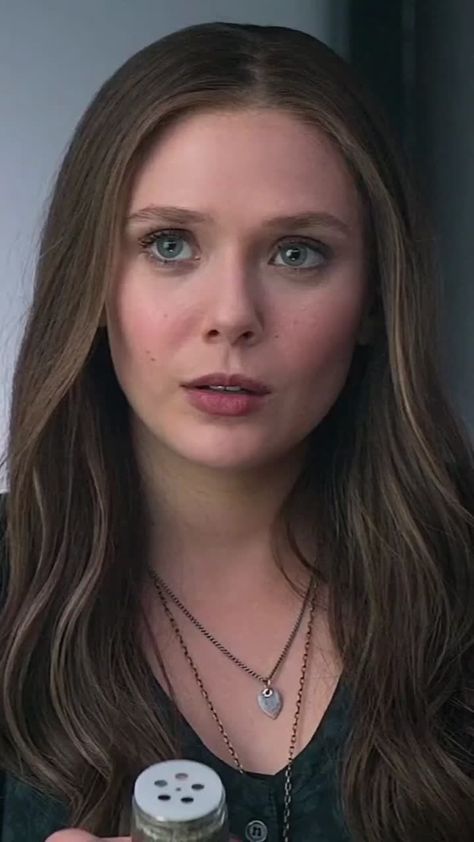 Olsen Scarlet Witch, Avengers Girl, Marvel Comics Superheroes, Elizabeth Olsen Scarlet Witch, Scarlet Witch Marvel, Scarlett Witch, Black Widow Marvel, Actrices Hollywood, Marvel Girls