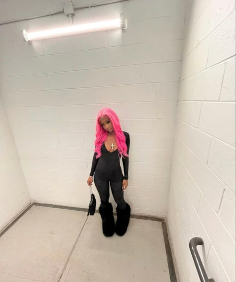 Fur Boots Outfit, Mode Poses, Cute Swag Outfits, Cute Poses For Pictures, Cute Everyday Outfits, Alternative Outfits, Baddie Outfits Casual, Cute Simple Outfits