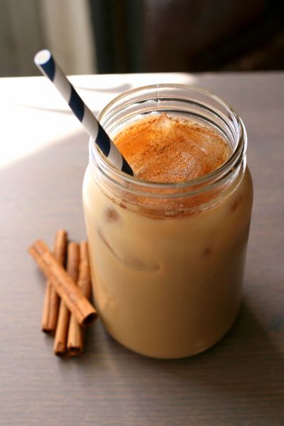 Honey Cinnamon Latte, Honey Latte, Pregnant Drinks, Blogging Photography, Cinnamon Latte, Iced Latte Recipe, Ice Latte, Coffee With Alcohol, Honey Cinnamon