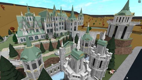 Bloxburg Castle, Roblox Toys, Bloxburg Beach House, Castle Layout, Castle Exterior, Castle House Design, Castle Ideas, Modern Castle, Material Ideas