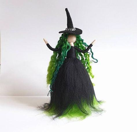 Witch Halloween Decorations, Felted Witch, Witches Coven, Felt Witch, Witch Gifts, Witch Dolls, Felting Diy, Halloween Witch Dolls, Fairy Witch