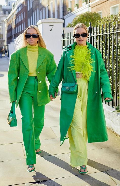 Bold Green Outfit, Green Tonal Outfit, Green Outfit Monochrome, Monochrome Green Outfit, Purple And Green Color Block Outfit, Pink And Green Street Style, Green Street Style 2022, Lime Green Outfit, Lime Green Outfits