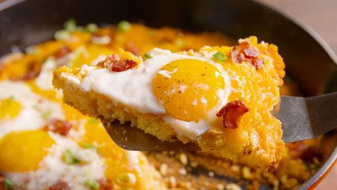 This Cornbread Breakfast Pizza Is The Breakfast You Never Knew You NeededDelish Cornbread Breakfast, Breakfast Pizza Recipe, Jiffy Corn Muffin Mix, Corn Bread Recipe, Breakfast Pizza, Breakfast For Dinner, Breakfast Time, Breakfast Casserole, Egg Recipes