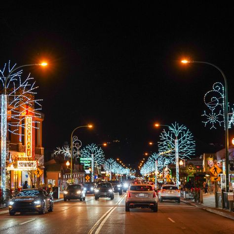 There's something magical about the holidays in Gatlinburg, Tennessee. Whether it's the streets glowing with over a million lights, the snow-capped Smoky Mountains, or the glittering Christmas trees, there's a reason this mountain town has become a tradition for generations. Take a self-guided tour of Gatlinburg's Winter Magic lights and get into the holiday spirit. Gatlinburg Tennessee Christmas, Tennessee Christmas, Southern Christmas, Tennessee Vacation, Gatlinburg Tennessee, Snow Caps, Light Magic, Winter Magic, Mountain Town