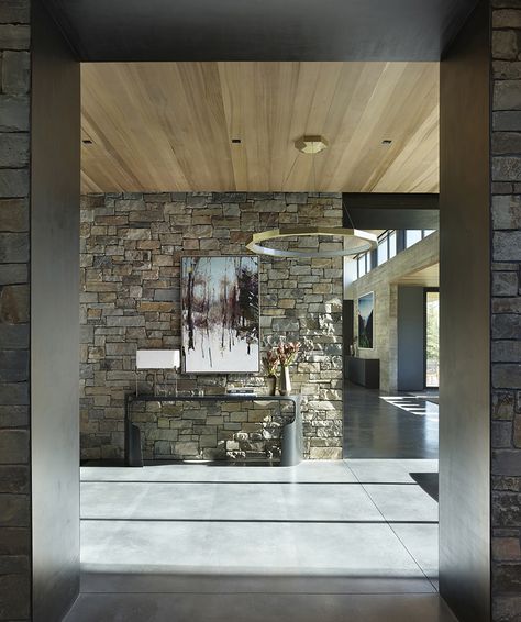 JACKSON HOLE GETAWAY — Kelly Hohla Interiors Mountain Dream Homes, Modern Mountain House, Modern Ranch House, House Entry, House Ceiling, Hall House, Casa Clean, Modern Ranch, Mountain Modern