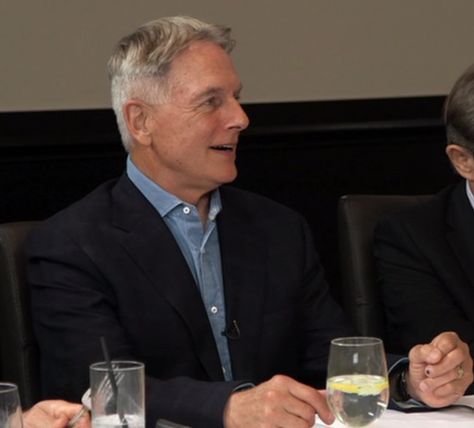 NCIS cast incl. showrunner Gary Glasberg and Kevin Frazier having dinner - April 1, 2015 Bobcat Goldthwait, Gibbs Ncis, Abby Sciuto, Ncis Cast, Leroy Jethro Gibbs, Mark Thomas, Mark Harmon, American Series, Dream Husband