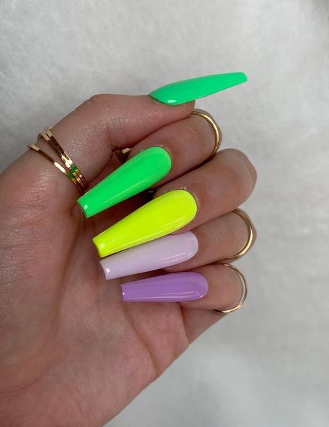 Bright Nails Neon, Purple Press On Nails, Bright Summer Acrylic Nails, Nails Neon, Nails Bright, Neon Nail Designs, Green Acrylic Nails, Nails Glossy, Green Nail Designs