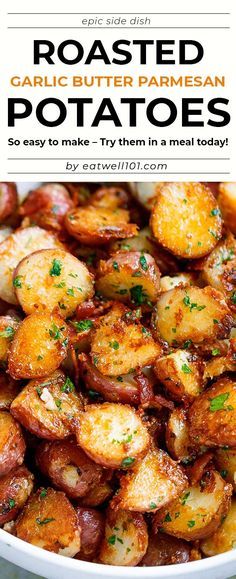 Roasted Garlic Butter Parmesan Potatoes, Garlic Butter Parmesan Potatoes, Butter Parmesan Potatoes, Garlic Potatoes Recipe, Roasted Garlic Butter, Parmesan Potato Recipe, Resepi Biskut, Roasted Potato, Roasted Potato Recipes