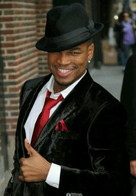 Neyo yum oh Jazz Decor, Celebrity Men, Gentlemen's Club, Rat Pack, Hip Hop And R&b, Black Music, Sharp Dressed Man, Man Candy, Music Icon