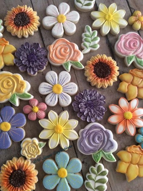 Spring Floral Cookies Decorated, Royal Iced Flower Cookies, Spring Flower Cookies Decorated, Cookies Flowers, Spring Flower Sugar Cookies, Wild Flower Baby Shower Cookies, Flower Cutout Cookies, Flower Icing Cookies, Iced Flower Cookies