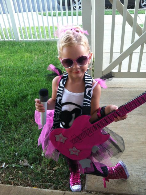 Rock Star Barbie costume- Halloween 2012--she won 1st place in the costume contest with this one!! Rockstar Barbie Costume, Girls Rock Star Costume, Rock Trolls, Pop Star Costumes, Rockstar Costume, Pop Star Party, Muppets Party, Punk Rock Girls, Girls Rockstar